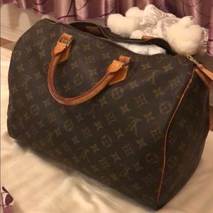 Louis Vuitton Speedy 35